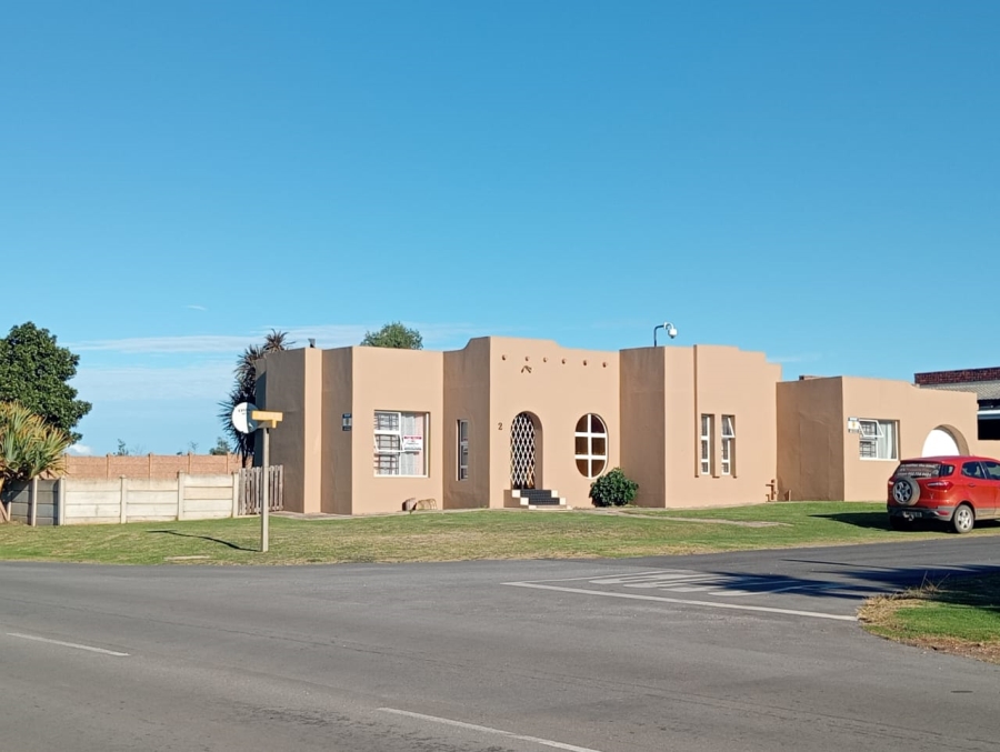 3 Bedroom Property for Sale in Wavecrest Eastern Cape